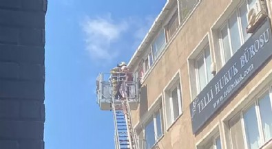 Şişli'de yangın: Mahsur kalanlar var