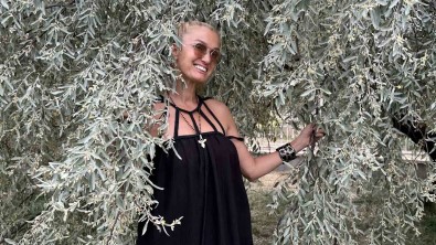 Ünlü Sunucu Tuba Özay Açiklamasi 'Yüksekova Kesinlikle Il Olmayi Hak Ediyor'