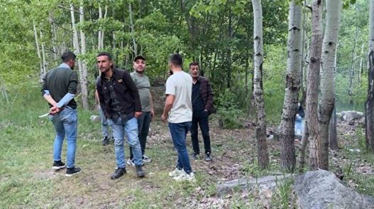 Dünyanın ikinci büyük krater gölünde tehlikeli görüntüler: Maskot ayılar herkesin korkulu rüyası oldu