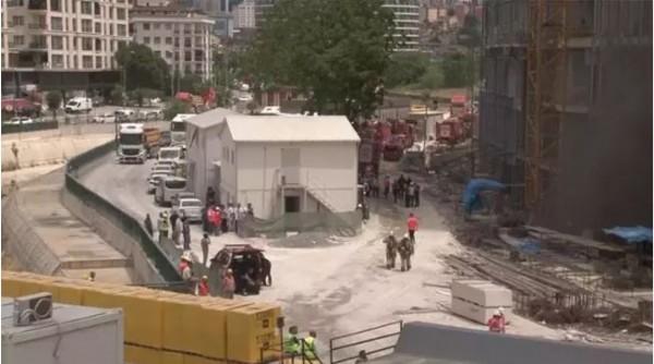 Ataşehir'de korkutan yangın! Dumanlar etrafı sardı