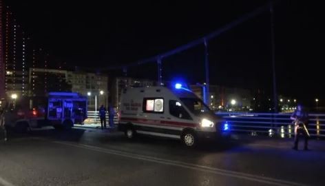 Samsun'da asma köprüde intihar girişimi