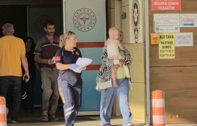 1,5 Yasindaki Bebegin Üzerine Kaynar Su Döküldü