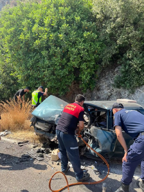 Milas'ta feci kaza! Ölü ve yaralılar var