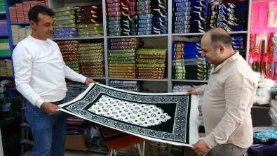 Hacilar Hediyelik Esyalari Arabistan'dan Degil, Türkiye'den Aliyor