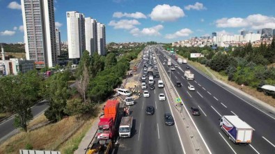 TEM Otoyolu'nda 15 Araç Birbirine Girdi Açiklamasi 5 Yarali