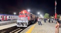 Turistik Tatvan Treni'nin Ilk Yolculari Tatvan'a Vardi
