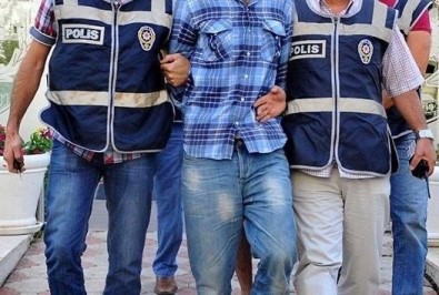 7 Ay 15 Gün Hapis Cezasi Ile Araniyordu