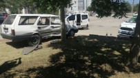 Isparta'da Otomobil Ve Ticari Araç Çarpisti Açiklamasi 3 Yarali Haberi