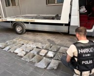 Izmir'de Oto Kurtaricidan 19 Kilogramin Üzerinde Uyusturucu Ele Geçirildi