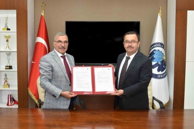KMÜ'de Emekliler Yili Çerçevesinde Is Birligi Protokolü Imzalandi