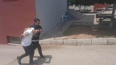 Uyusturucu Suçundan Firari 2 Hükümlü Narkotik Polislerden Kaçamadi