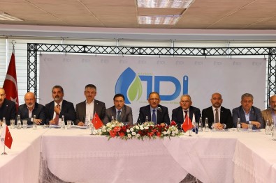 Baskan Büyükkiliç; Jeotermal Kaynakli Tarima Dayali Ihtisas OSB Tanitim Toplantisina Katildi