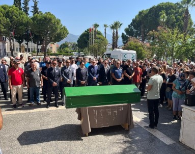 Köycegiz'de Adliye Memuru Mesai Sirasinda Kalp Krizi Geçirip Hayatini Kaybetti