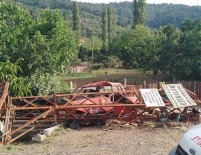 Ayvacik'ta Otomobil Elektrik Diregine Çarpti Açiklamasi 2 Agir Yarali