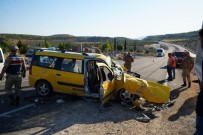 Kilis'te Hafriyat Kamyonu Ticari Taksi Ile Çarpisti Açiklamasi 2 Ölü, 8 Agir Yarali
