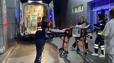 Pencereye Çikan Çocuk 5. Kattan Düserek Agir Yaralandi