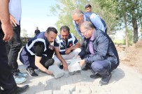 Kars'ta Köy Yollarina Parke Kilitli Tas Döseniyor Haberi