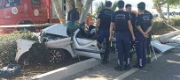 Kontrolden Çikan Otomobil Agaca Çarpti Açiklamasi 3 Ölü