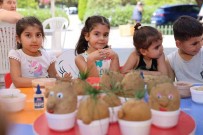 Çocuklar Çim Adam Yaptilar, Kukla Gösterisiyle Eglendiler