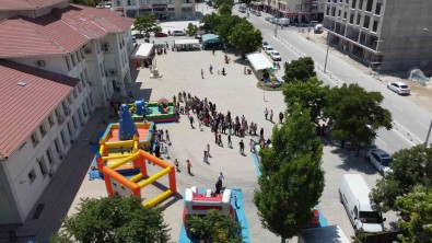 Eskil'de Bahar Ve Çocuk Senligi