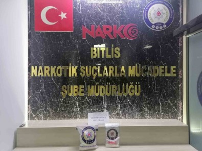 Bitlis'te Yangin Tüpü Içinde Metanfetamin Ele Geçirildi