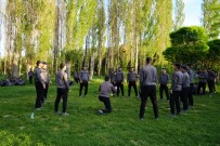 Polis Okulu Ögrencileri Önce Piknik Ardindan Çevre Temizligi Yaptilar