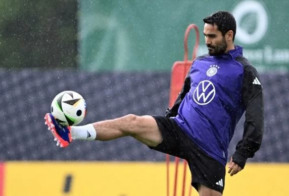 Herkes Galatasaray’a transferini bekliyordu! İlkay Gündoğan resmen açıkladı