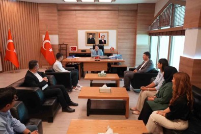 Cizre Kaymakami LGS'de 500 Puan Alan Ögrenciyi Ödüllendirdi