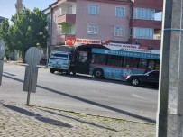 Elazig'da Halk Otobüsü Ile Pikap Çarpisti Açiklamasi 9 Yarali