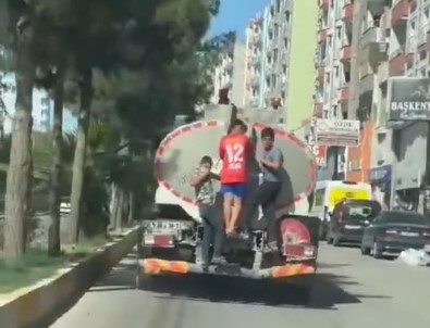 Kiziltepe'de Çocuklarin Tehlikeli Yolculugu