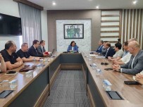 Sapanca Gölü'nün Etrafini Kesintisiz Dolasacak 'Bisiklet Yolu Projesi' Bu Toplantida Görüsüldü