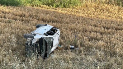 Otomobil Tarlaya Yuvarlandi Açiklamasi 5 Yarali