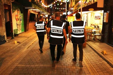 Polis Ekiplerinin 'Barlar Sokagi' Denetimleri Devam Ediyor