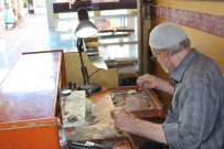70 Yillik Kuyumcu Meslegini Askla Yapiyor Haberi