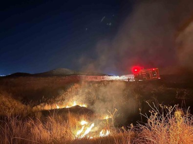 Batman'da Geceyi Aydinlatan Aniz Yanginlari 50 Dönümlük Alana Yayildi