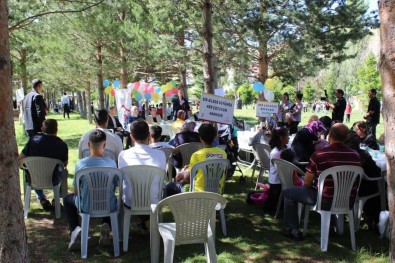 Bayburt'ta Koruyucu Aile Günü Oyunlarla Kutlandi