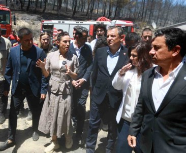 CHP Genel Baskani Özgür Özel, Selçuk'ta Yangin Alaninda Incelemede Bulundu