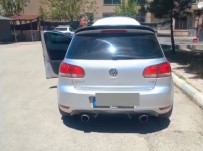 Gece Vakti Egzoz Patlatan Sürücü Polisin Israrli Takibi Sonucu Yakalandi Haberi