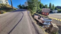 Otomobil Sarampole Devrildi, 2 Yarali