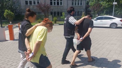 Araçlarinda Uyusturucu Ele Geçen 2 Kisi Tutuklandi