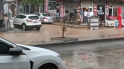Özalp'ta Siddetli Yagmur Sele Neden Oldu