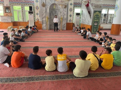 Kur'an Kursu Ögrencilerine Seminer