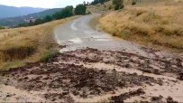 Osmancik'ta Sel Sulari Köy Yollarina Zarar Verdi
