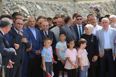 Bakan Abdulkadir Uraloglu, Yusufeli Merkez Viyadügü'nün Açilisini Gerçeklestirdi