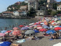 Halk Plajina Yogun Ilgi