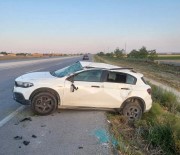 Konya'da Otomobil Yoldan Çikti Açiklamasi 5 Yarali