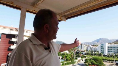 Önce Haberde Gördü, Sonra Evinin Balkonundan Darbeciler Ile Burun Buruna Geldi