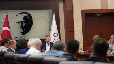 Rektör Kirisik Is Insanlariyla Bir Araya Geldi