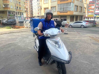 Rizeli Kadin Kuryeden Hemcinslerine Çagri Açiklamasi 'Çekinilecek Bir Sey Yok'