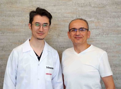 Yasam Tarzini Degistirdi, 20 Yil Sonra Yüzündeki Lekelere Veda Etti